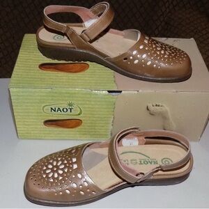 New Naot Arataki “Arizona Tan” leather Cutout Sandals, cork footbed EU 37, US 6